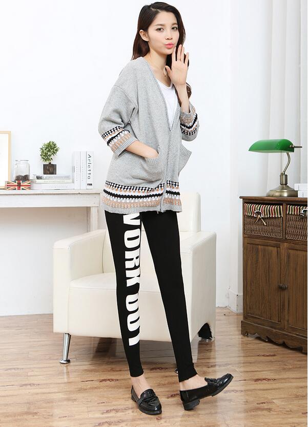 English-letters-feet-nine-points-leggings-wholesale