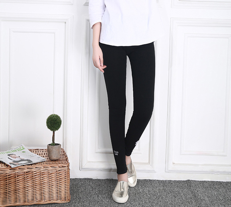 Wholesale-embroidered-stretch-leggings