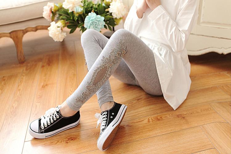 Wholesale-women-embroidered-leggings