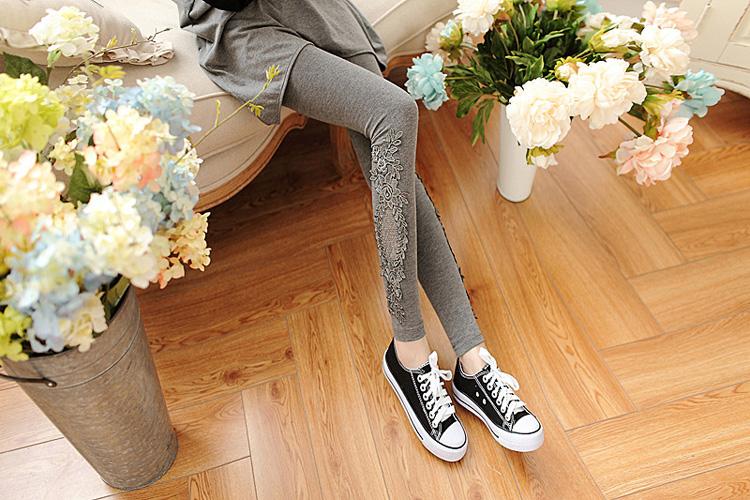 Wholesale-women-embroidered-leggings